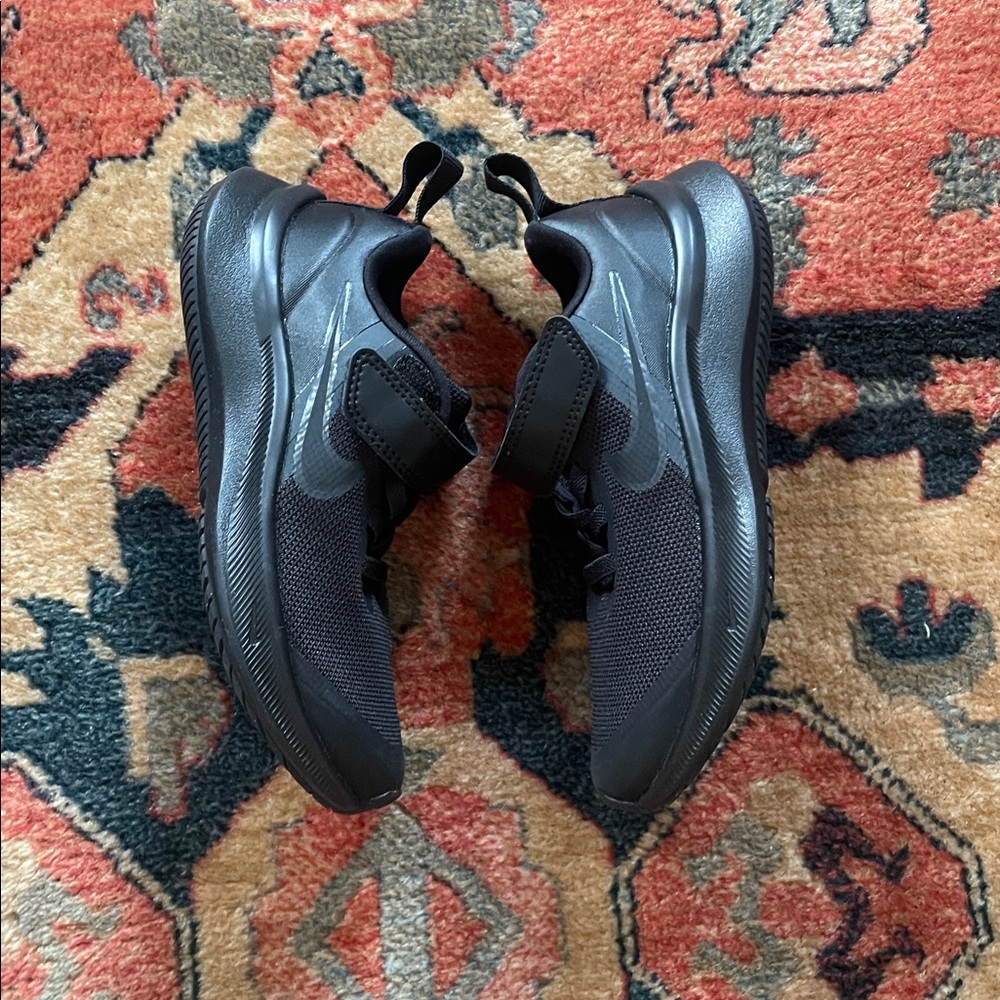 Nike Kids Black Velcro Athletic Sneakers size 11C Brand New!